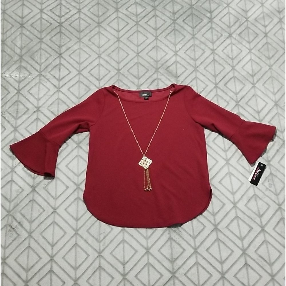 NWT Amy Wear Maroon Loose Fit Classy Bell Sleeve Blouse Tunic with Gold Necklace